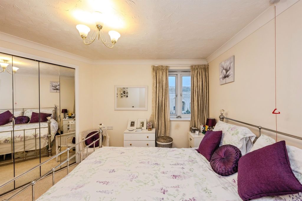 Property photo 3 of 19