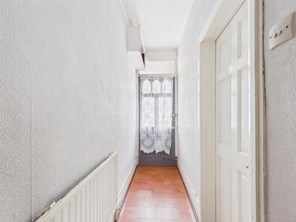 Property photo 3 of 40 Cam01358G0-Pr0262-Still003.Jpg