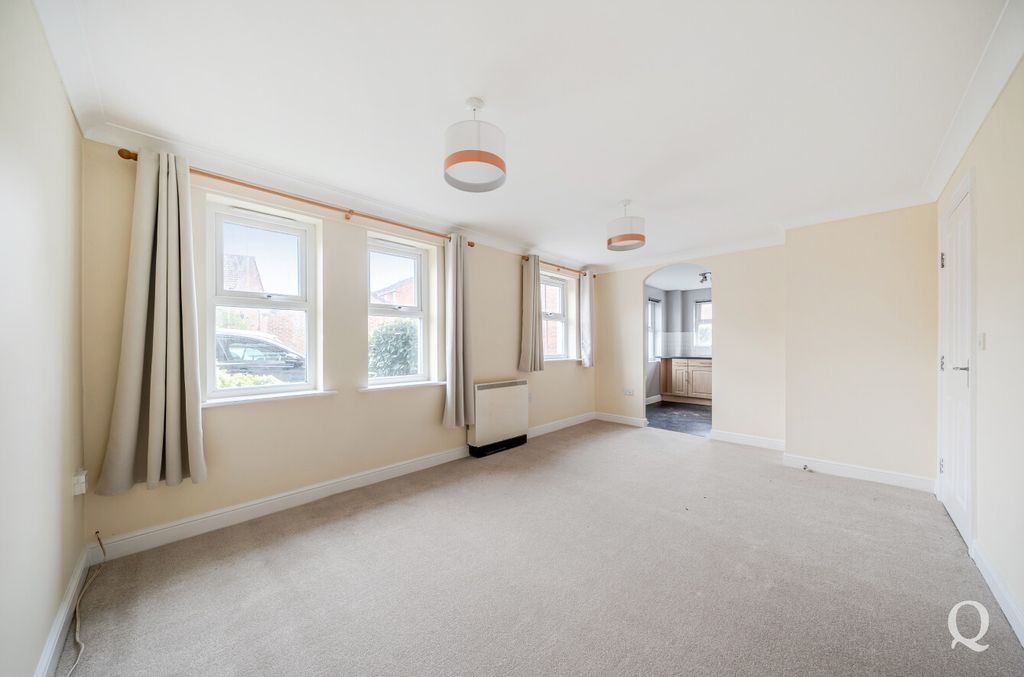 Property photo 3 of 16 9ba867E0-5B68-49A...