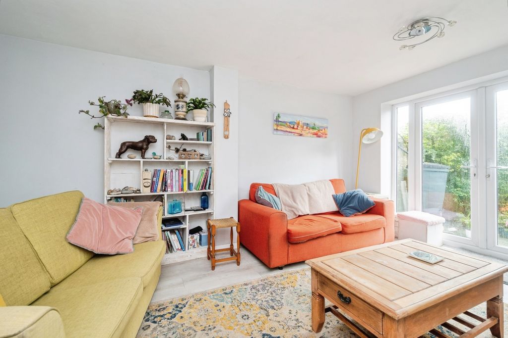 Property photo 2 of 19 Pbox-Img.Jpg