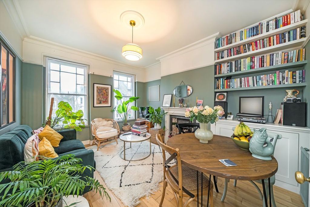 Property photo 2 of 8