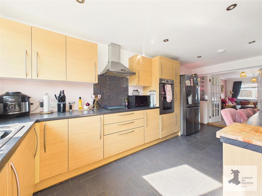 Property photo 2 of 36 Kitchen