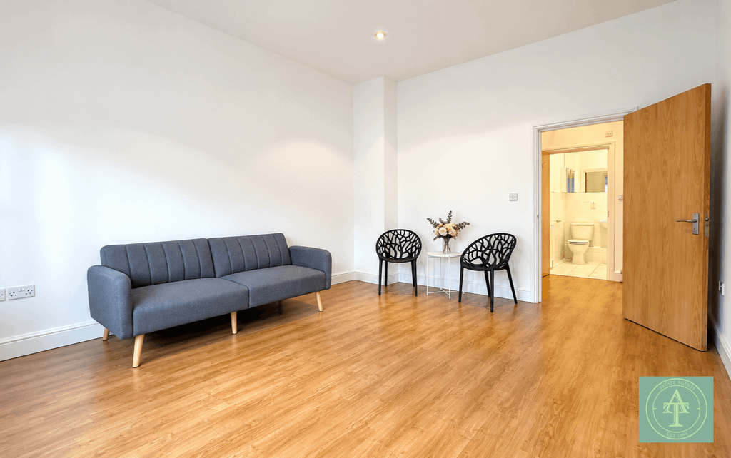Property photo 3 of 12 Gallery