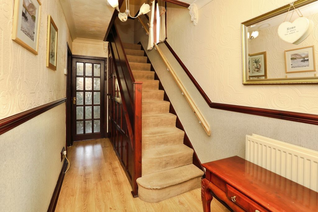 Property photo 3 of 18 3