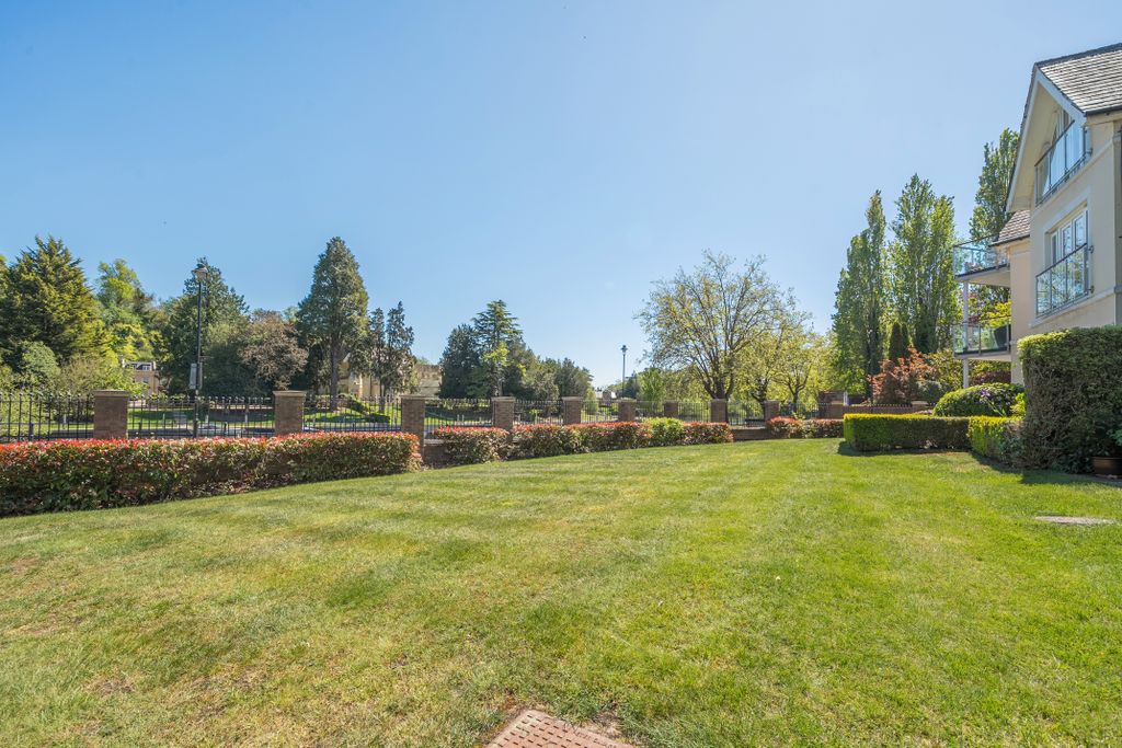 Additional image 12 of 2 bed flat for saleLongworth Drive, Maidenhead SL6