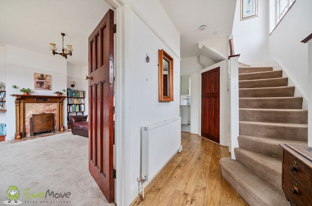 Property photo 2 of 14 Ec0B7E67-Fe98-4382-8Fd3-5899Ba2F2Dca