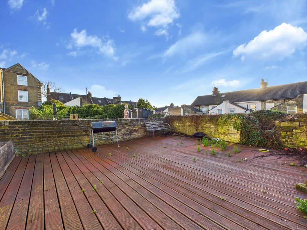 Property photo 3 of 6