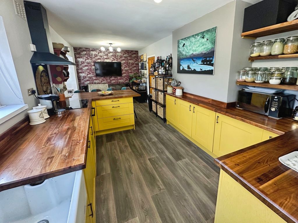 Property photo 3 of 18 Kitchen/Diner