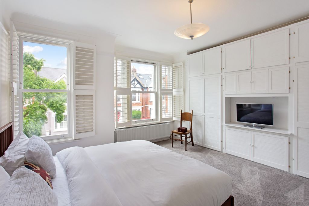 Property photo 3 of 12 02 Kent