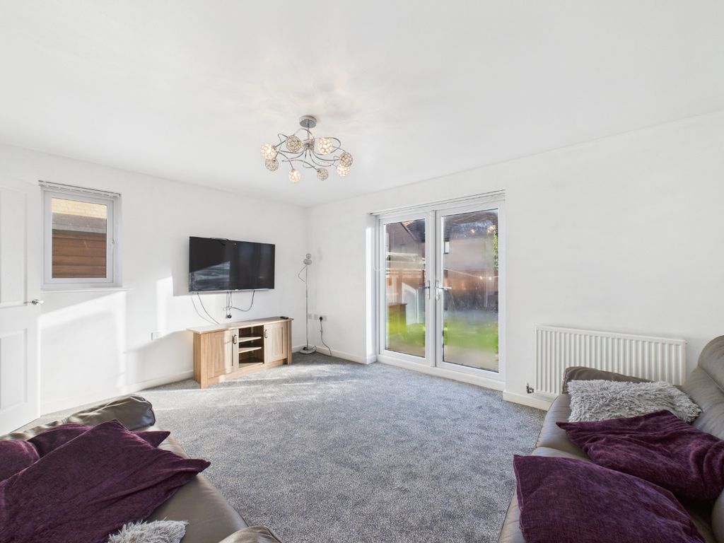 Property photo 3 of 11 4421097