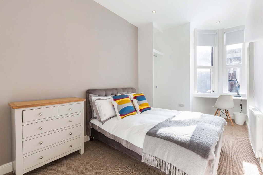 Property photo 3 of 11 Bright, Neatly Presented Bedroom With A Double Bed...