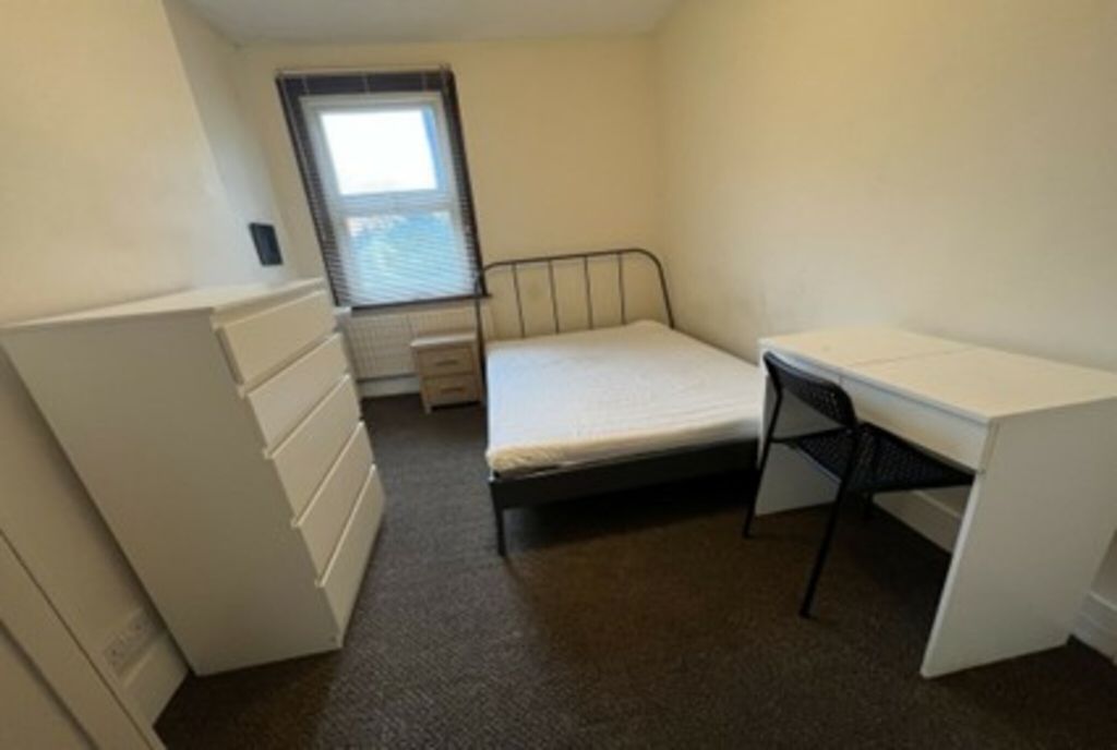 Property photo 2 of 6