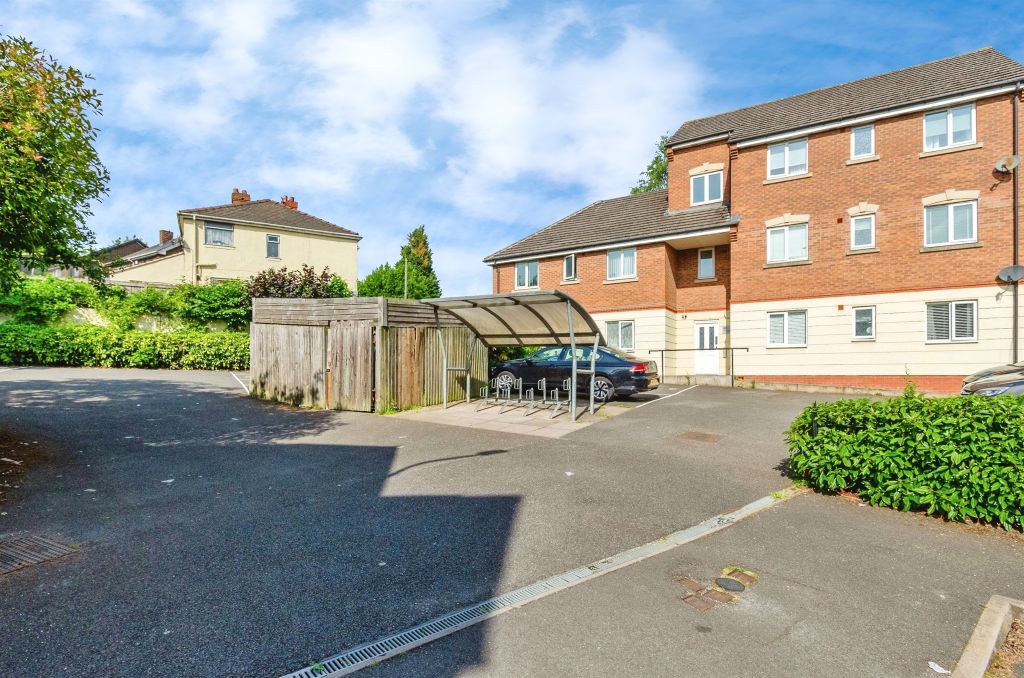 Property photo 1 of 17