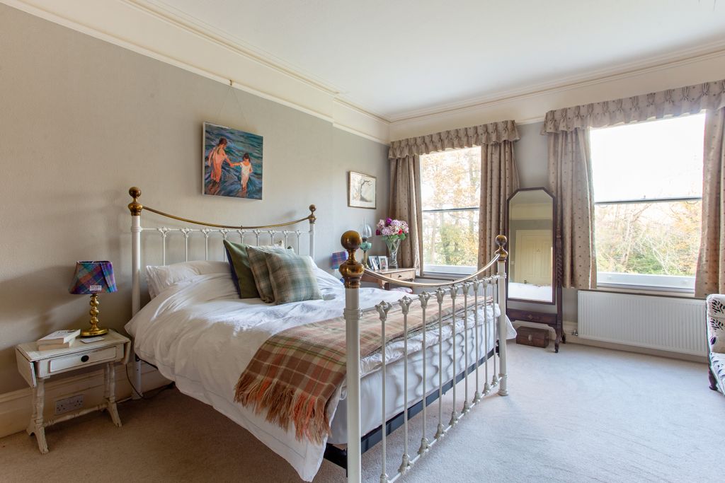 Property photo 3 of 21