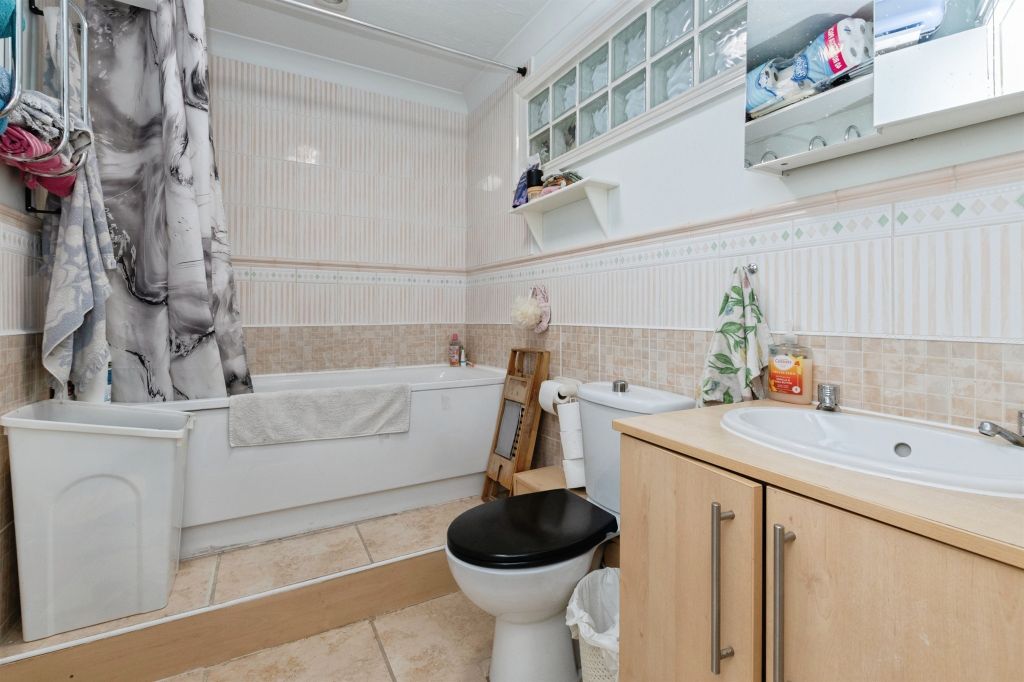 Property photo 3 of 13