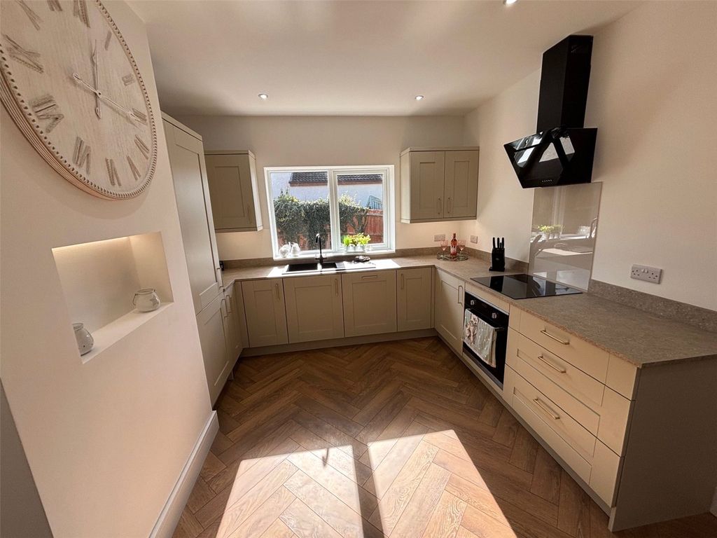 Property photo 3 of 26 Picture No. 04