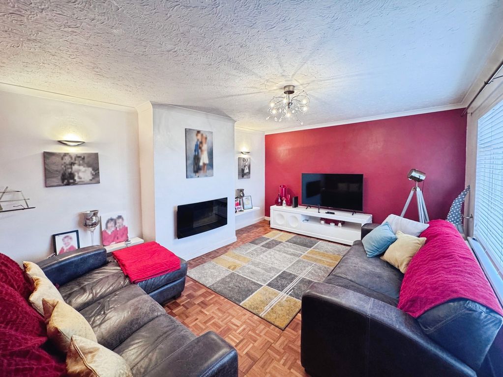 Property photo 2 of 30