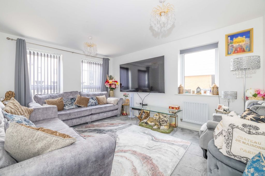 Property photo 2 of 12 Picture 2