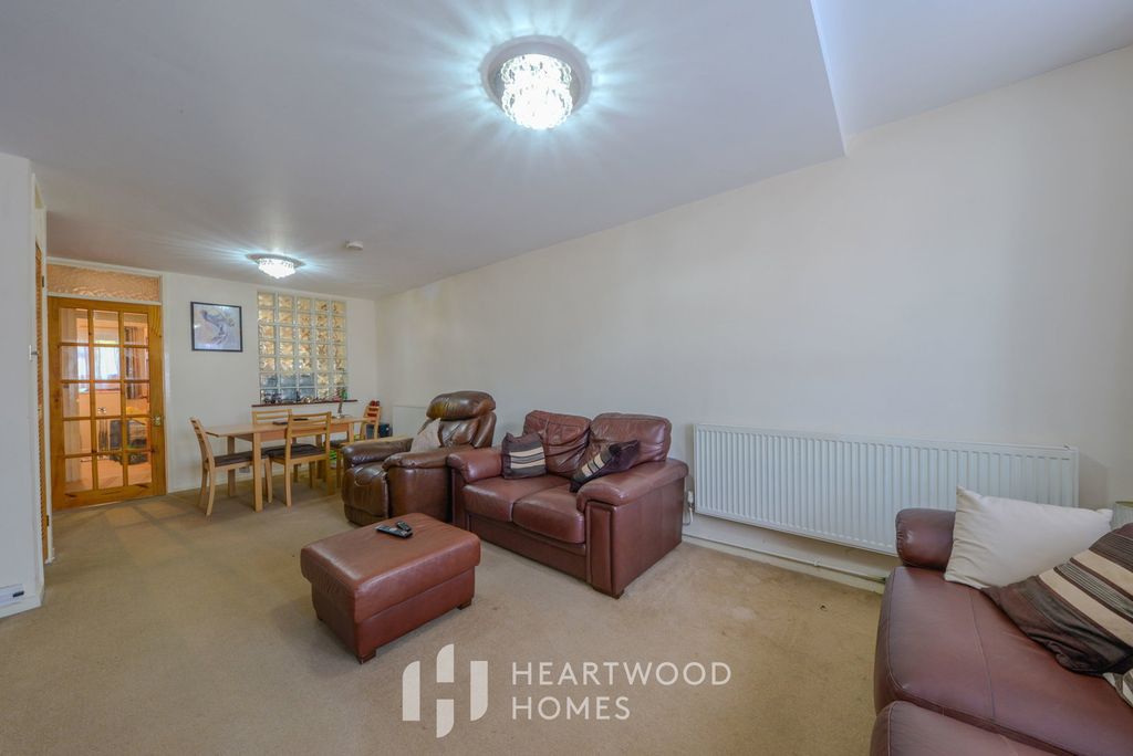 Property photo 3 of 15