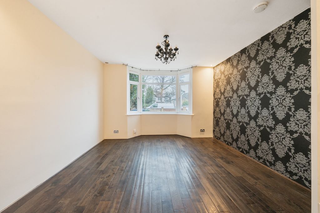 Property photo 3 of 24