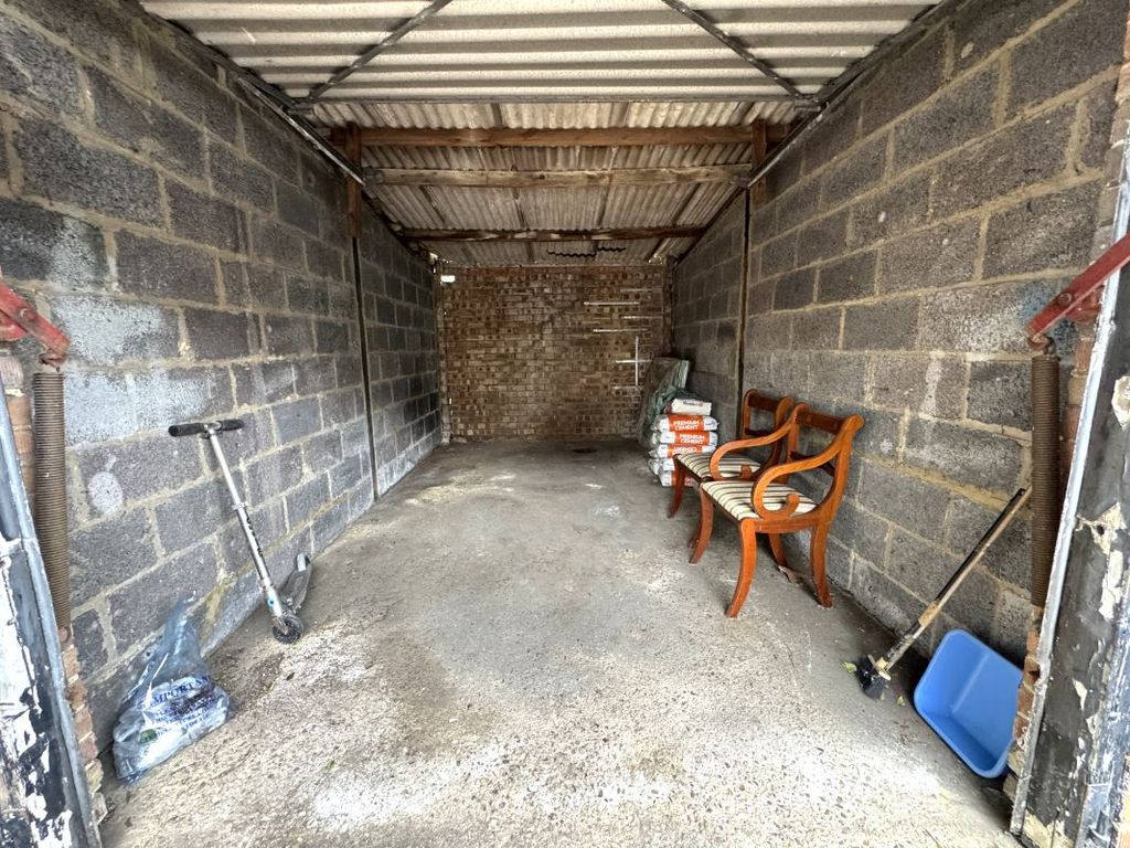 Property photo 2 of 3