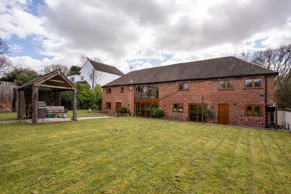 Property photo 2 of 33