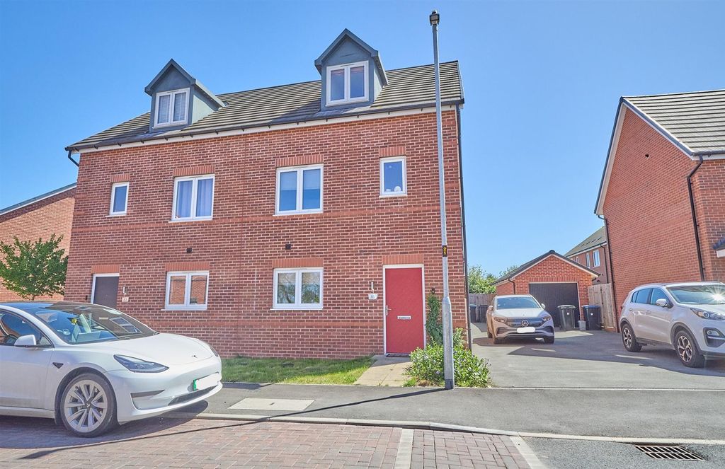 Property photo 1 of 17 Westfield Avenue _14.Jpg
