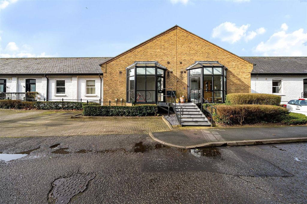 Property photo 1 of 18