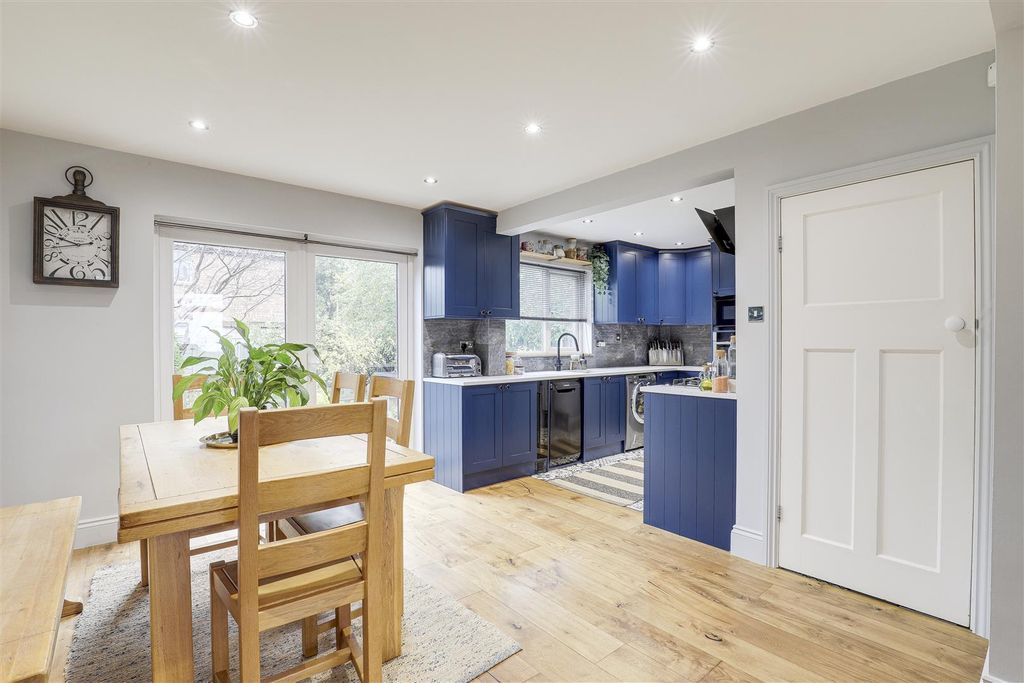 Property photo 2 of 27 4680.Jpg