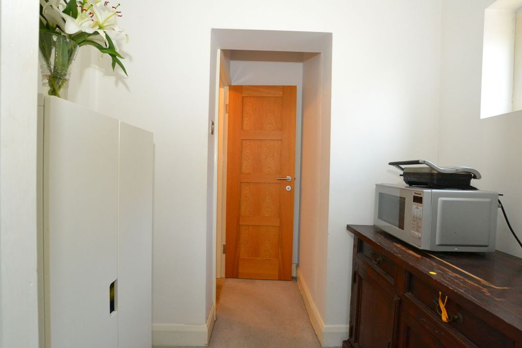 Property photo 3 of 4