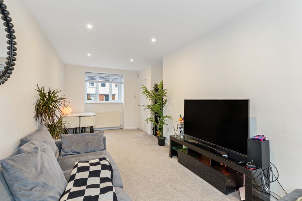 Property photo 2 of 17 Property Image 3