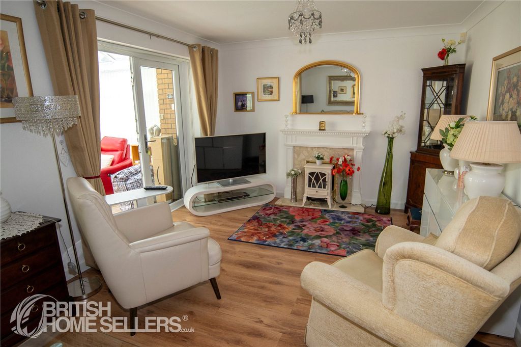 Property photo 2 of 24 Picture No. 23