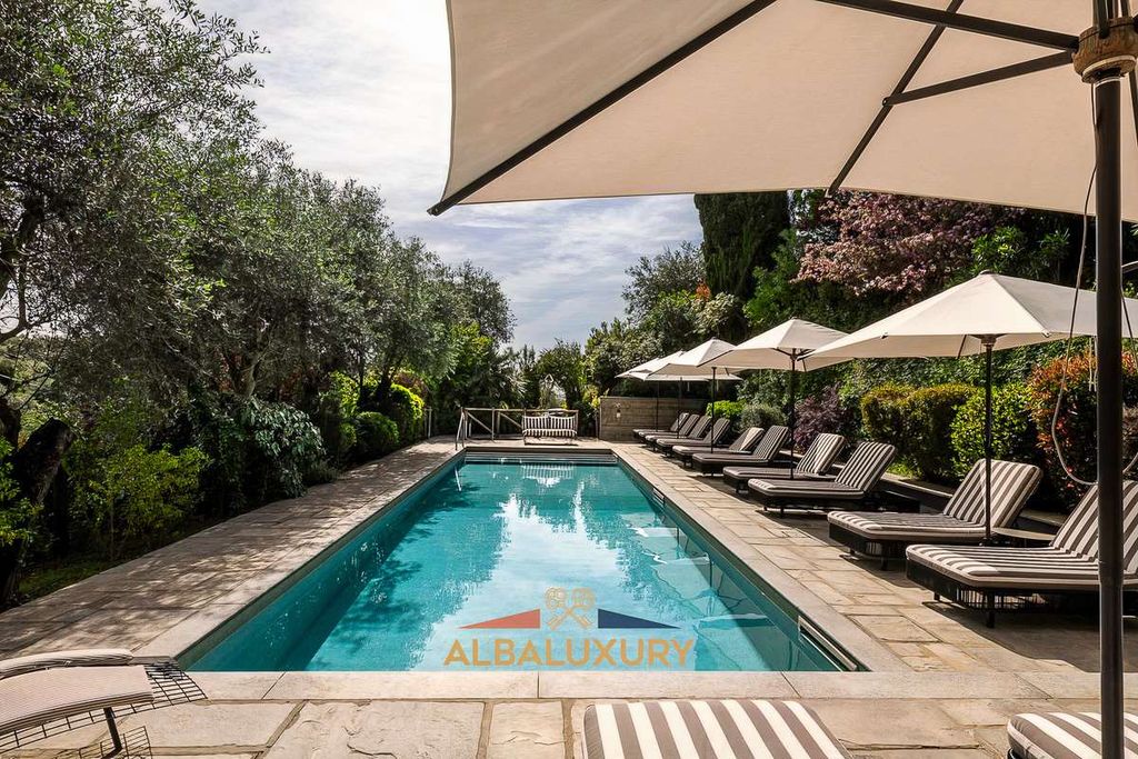 Property photo 1 of 32