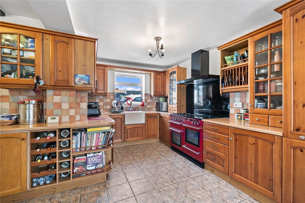 Property photo 3 of 31 Picture No. 16