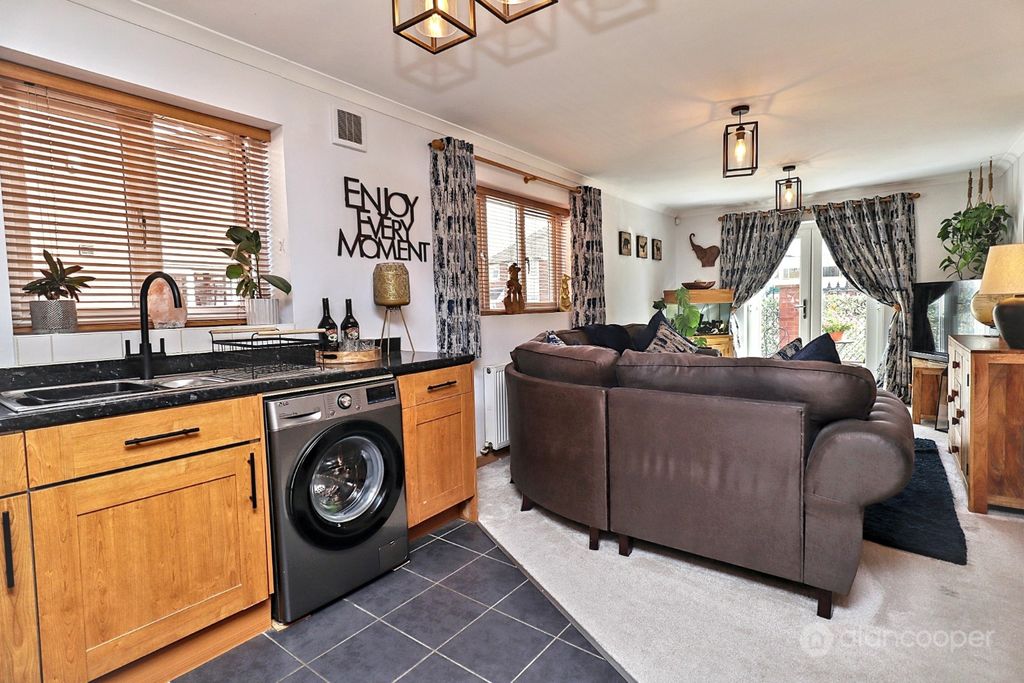 Property photo 3 of 25 5441867