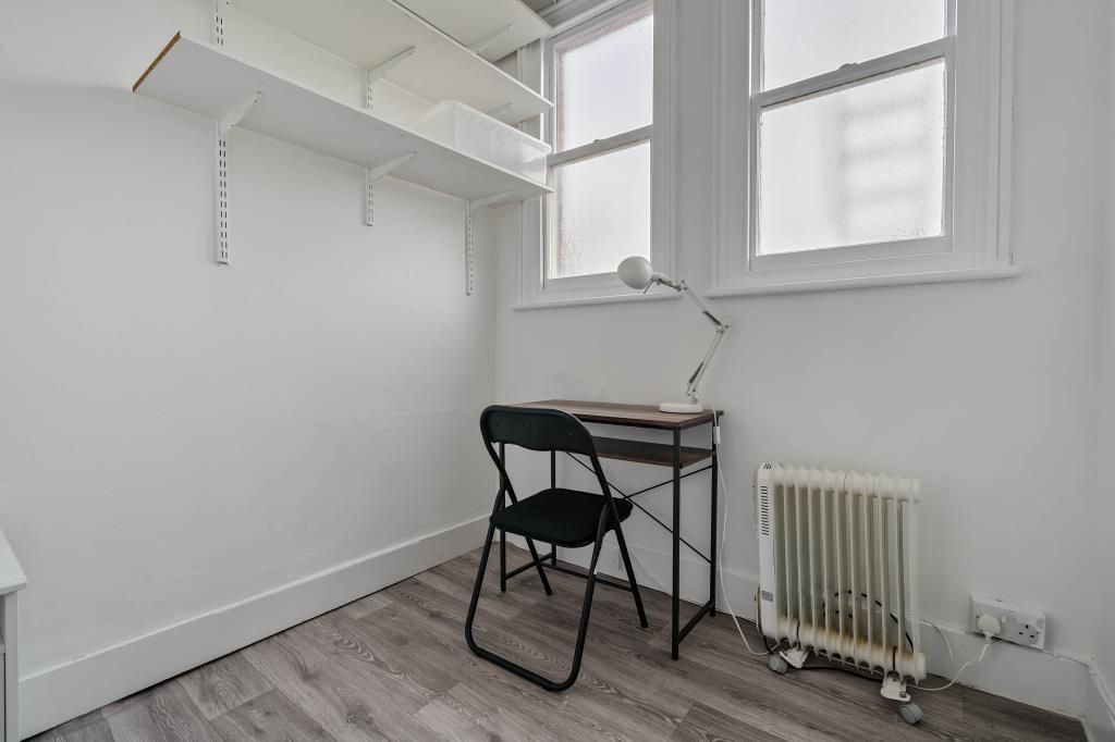Property photo 3 of 10 Office