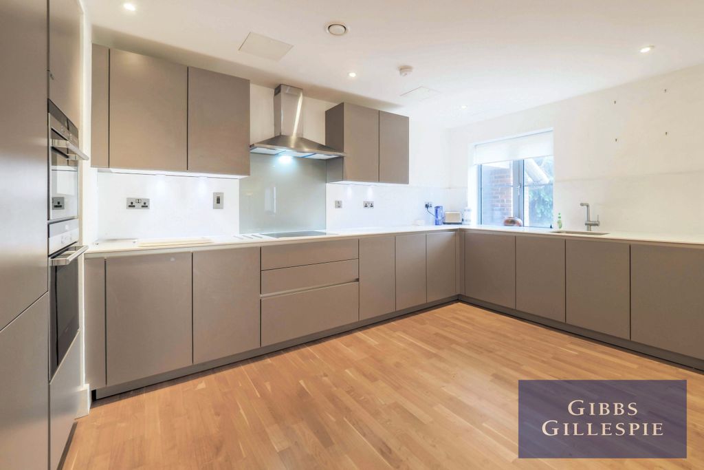 Property photo 3 of 10 3