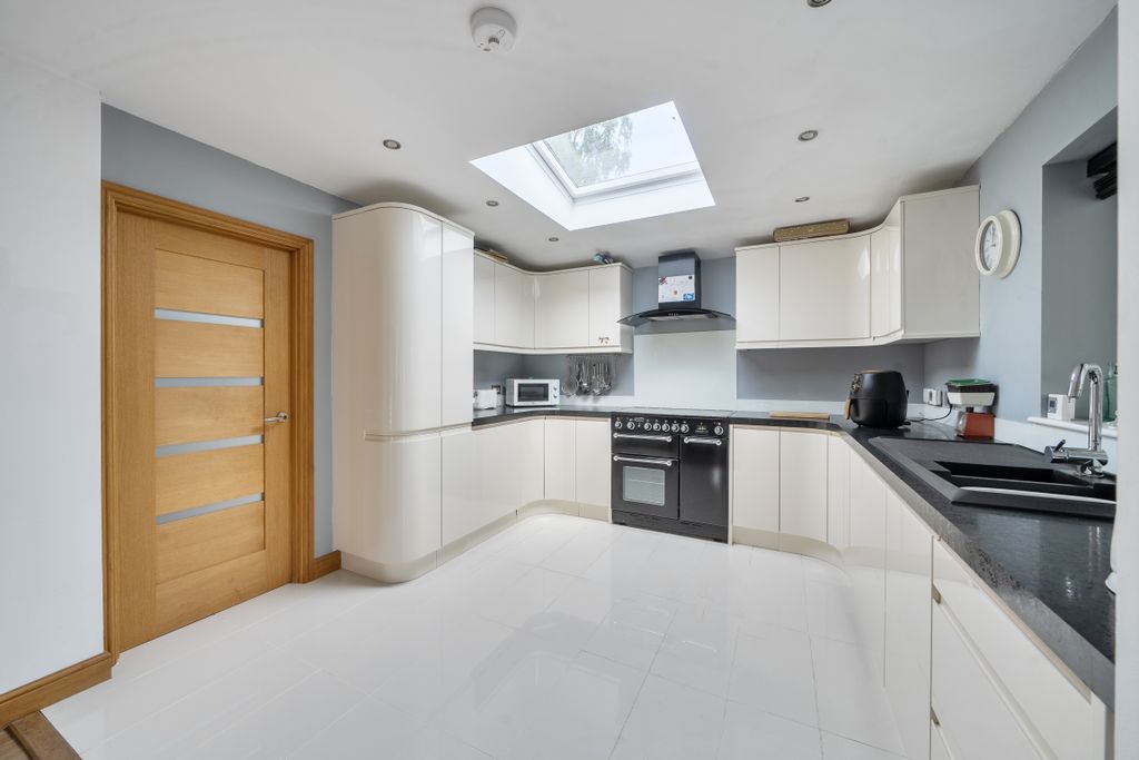 Property photo 3 of 21 1478644-7-6A2Fe87085Fa8