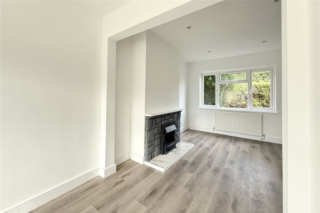 Property photo 3 of 17 Picture No. 23