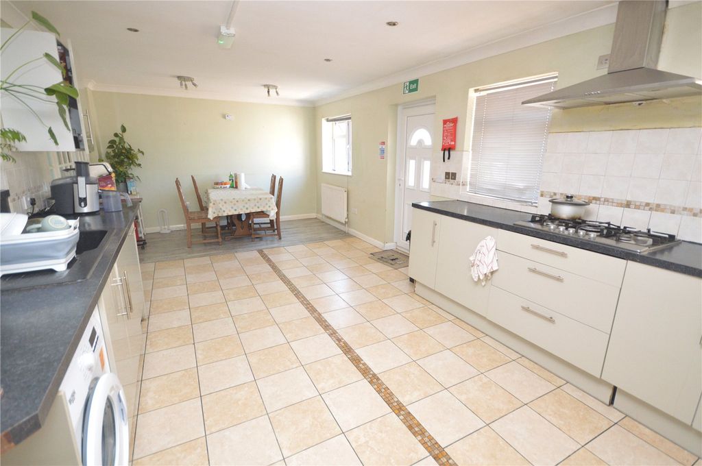 Property photo 3 of 15 Picture No. 16