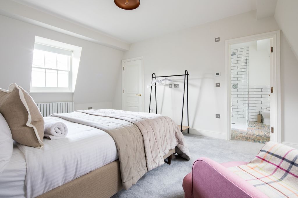 Property photo 3 of 8 Bedroom 3