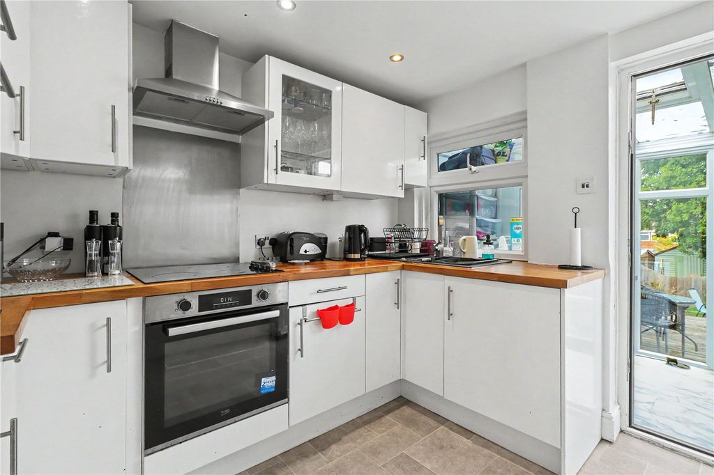 Property photo 2 of 12 Kitchen