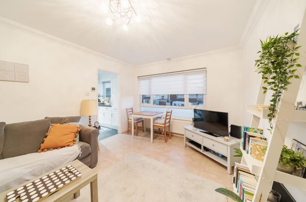 Property photo 2 of 8 Davidson Frost-Wellings, Dfw, Kimblewick, Watford,