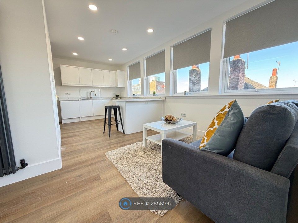 Property photo 1 of 15 Flat 15
