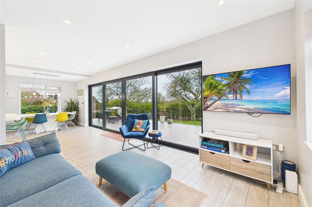 Property photo 2 of 30 Living Room