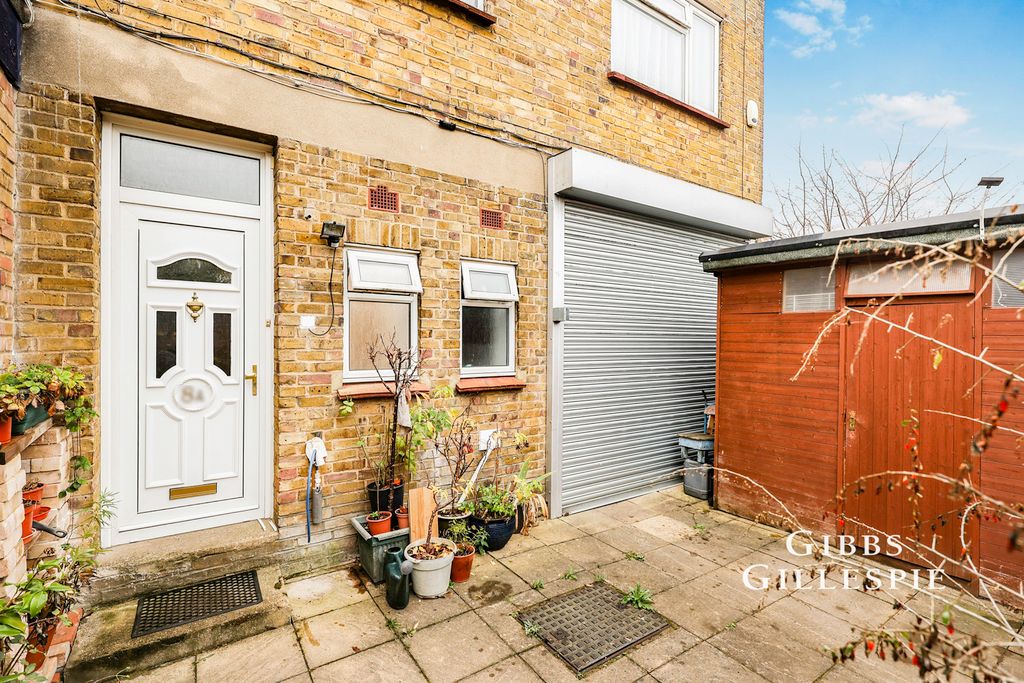 Property photo 1 of 10 Photo