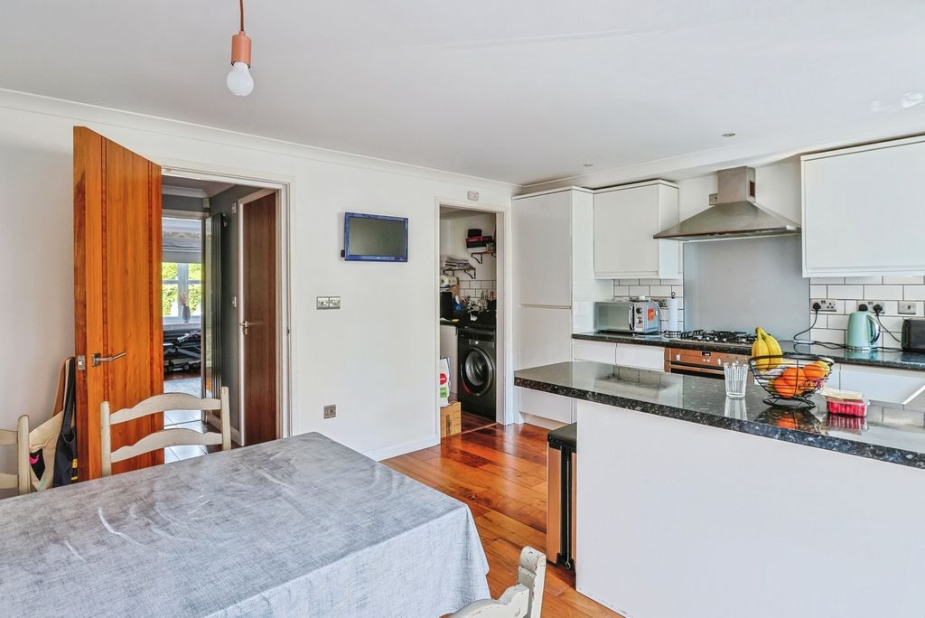 Property photo 3 of 18 Pbox-Img.Jpg
