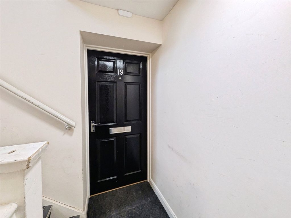 Property photo 3 of 9 Entrance