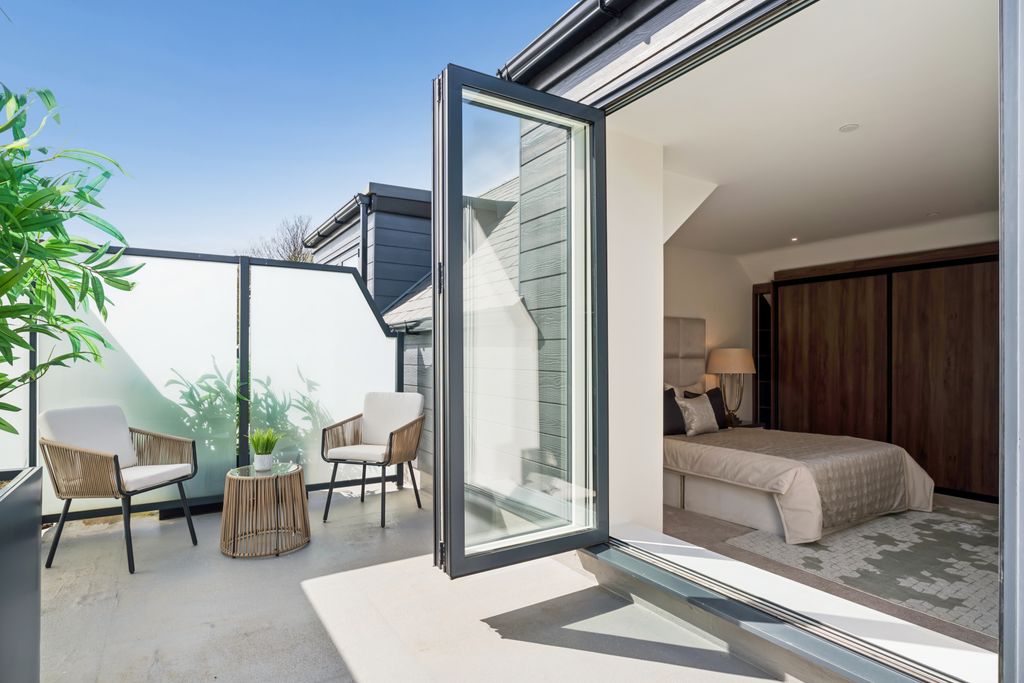 Additional image 4 of 3 bed flat for saleGorelands Lane, Chalfont St. Giles HP8