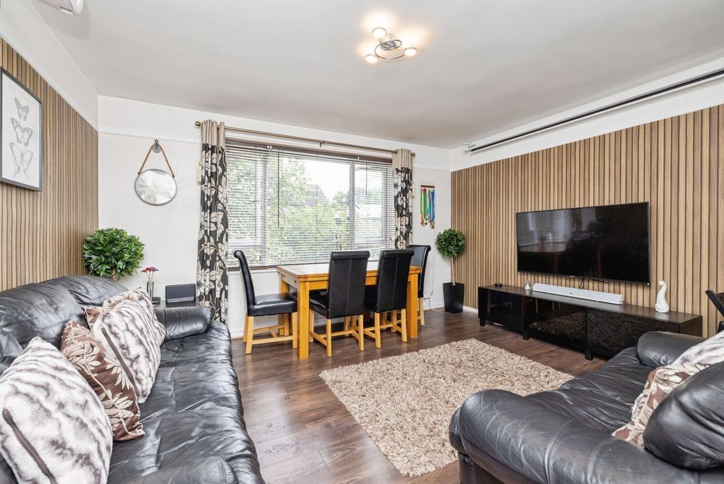 Property photo 3 of 13 Pbox-Img.Jpg